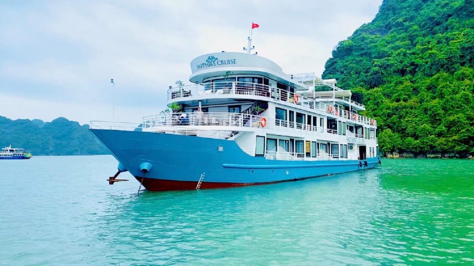 Halong Sapphire Cruises Hotel Ha Long Exterior photo