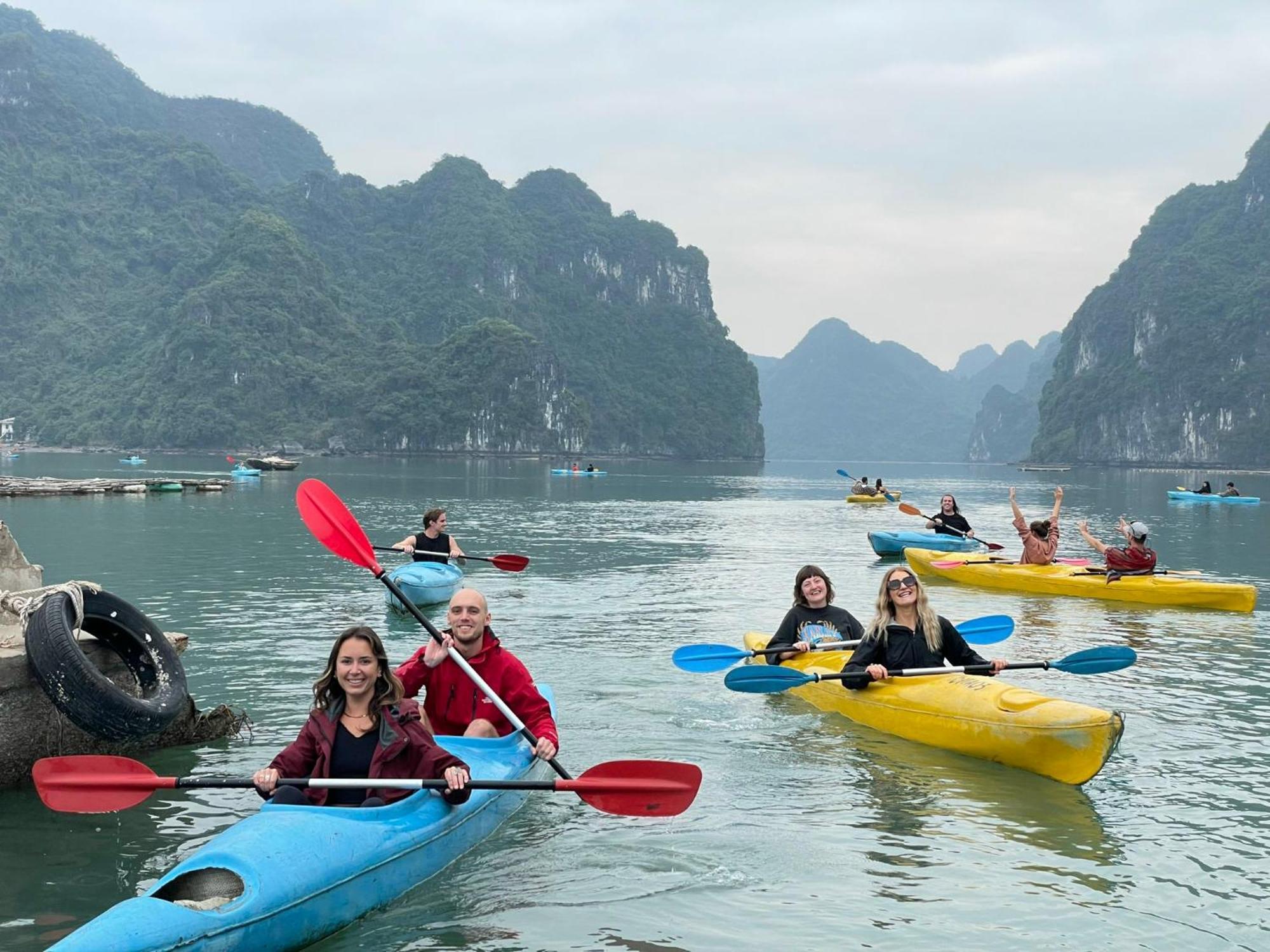 Halong Sapphire Cruises Hotel Ha Long Exterior photo